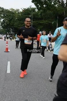 Runner Photo 4302288