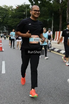 Runner Photo 4302295