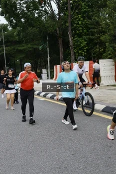 Runner Photo 4302299