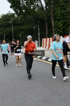 Runner Photo 4302301