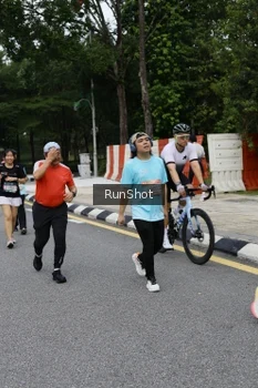 Runner Photo 4302302