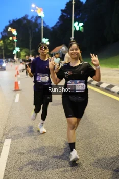 Runner Photo 4302303
