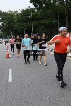 Runner Photo 4302306