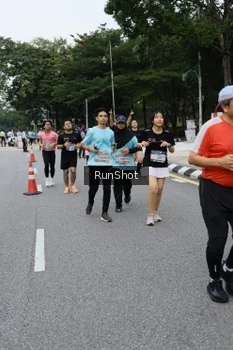 Runner Photo 4302314