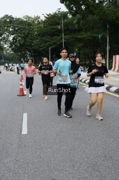 Runner Photo 4302327