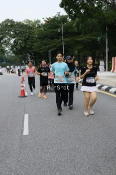 Runner Photo 4302330