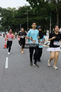 Runner Photo 4302332