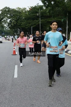 Runner Photo 4302335
