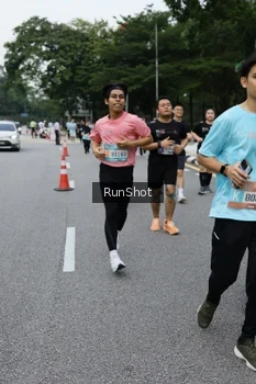 Runner Photo 4302339