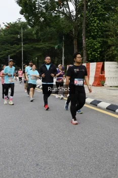 Runner Photo 4302340