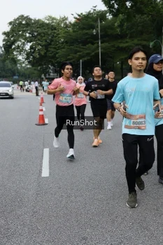Runner Photo 4302341