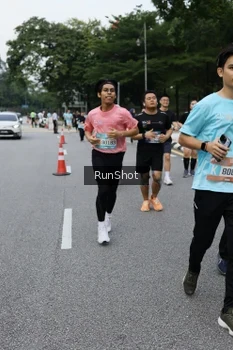Runner Photo 4302345
