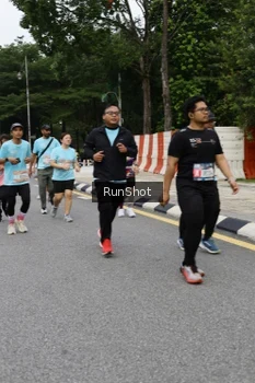Runner Photo 4302346
