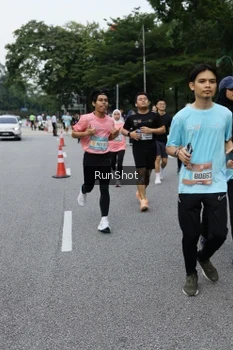 Runner Photo 4302347