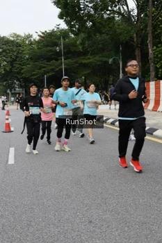 Runner Photo 4302348