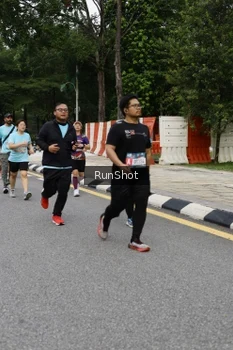 Runner Photo 4302350