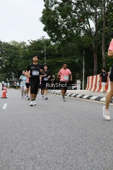 Runner Photo 4302352