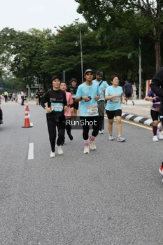 Runner Photo 4302356