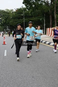 Runner Photo 4302357