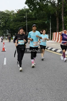 Runner Photo 4302359