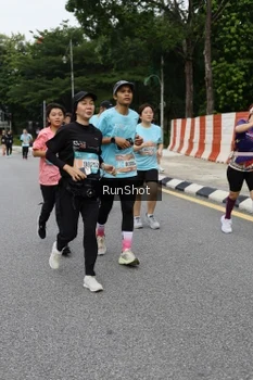 Runner Photo 4302361