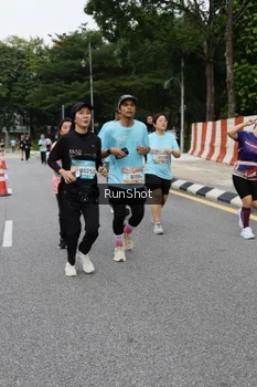 Runner Photo 4302363