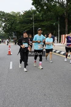 Runner Photo 4302365