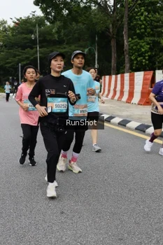 Runner Photo 4302369