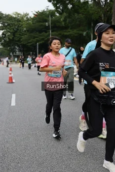 Runner Photo 4302371