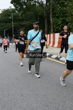 Runner Photo 4302378