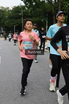 Runner Photo 4302381