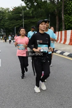 Runner Photo 4302383