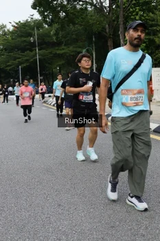 Runner Photo 4302392
