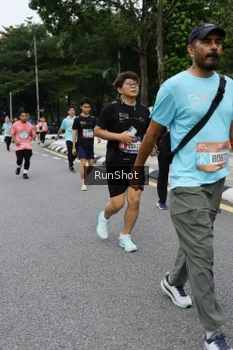 Runner Photo 4302395