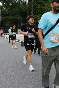 Runner Photo 4302399