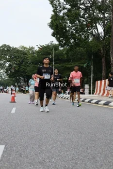 Runner Photo 4302401