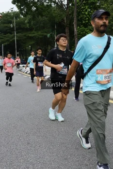 Runner Photo 4302402
