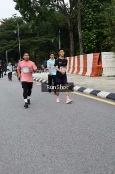 Runner Photo 4302404