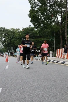 Runner Photo 4302405