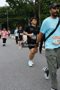 Runner Photo 4302408
