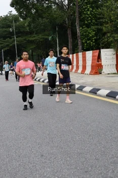 Runner Photo 4302410