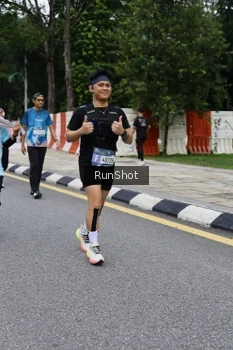 Runner Photo 4302411