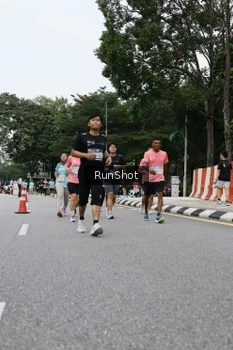 Runner Photo 4302413