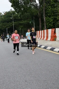 Runner Photo 4302416