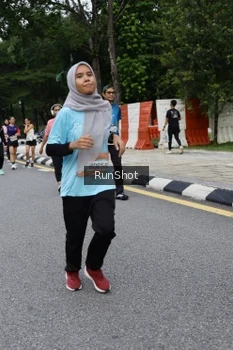Runner Photo 4302422
