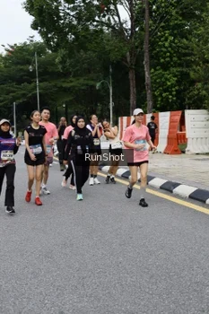 Runner Photo 4302432