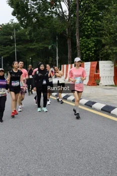 Runner Photo 4302435