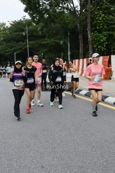 Runner Photo 4302438