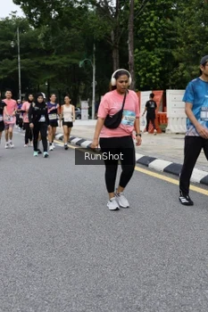 Runner Photo 4302441