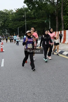 Runner Photo 4302443